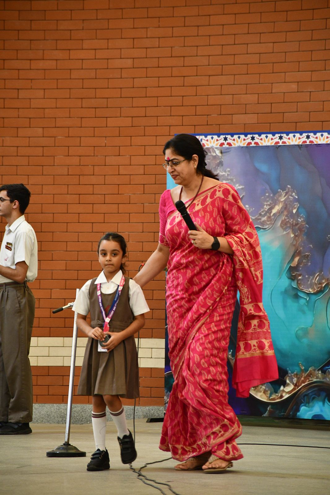Gratitude in Action: Teachers' Day Celebrations at Mayoor 